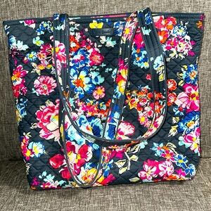 Vera Bradley bright Floral Iconic Tote Bag in excellent condition